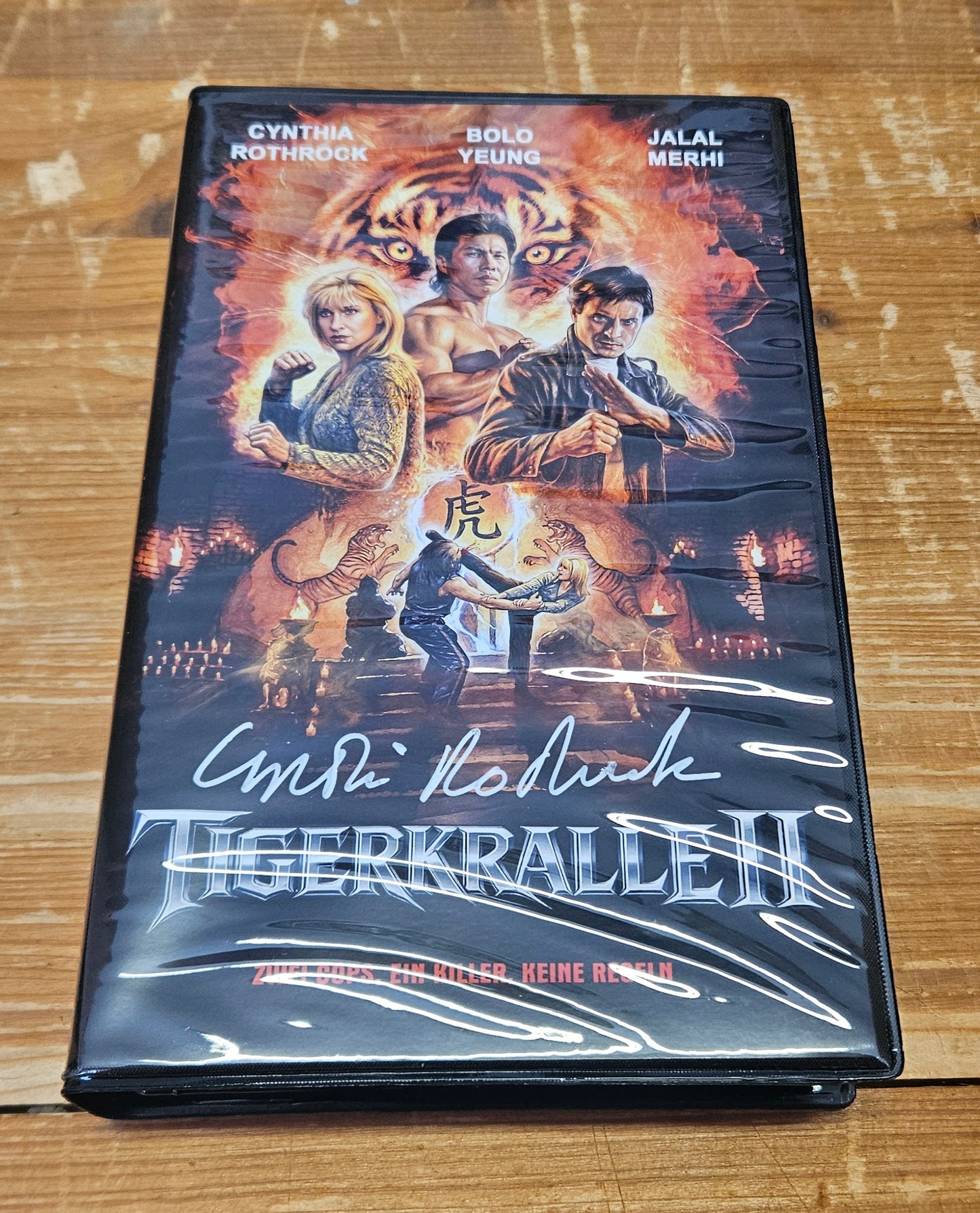 Tigerkralle 2 - Original von Cynthia Rothrock Signiert