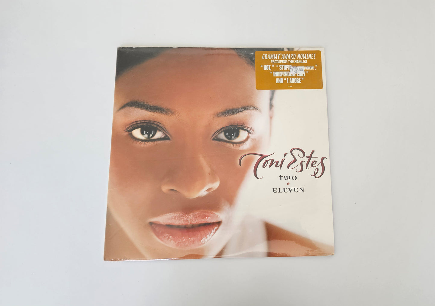 Toni Estes – Two Eleven - Verschweißt/Sealed